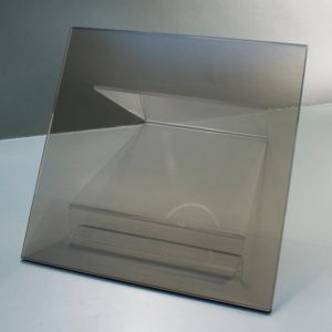Vidrio Templado Bronce, vidrio que ha sido tratado térmicamente hasta obtener una compresión alta en la superficie o el borde.